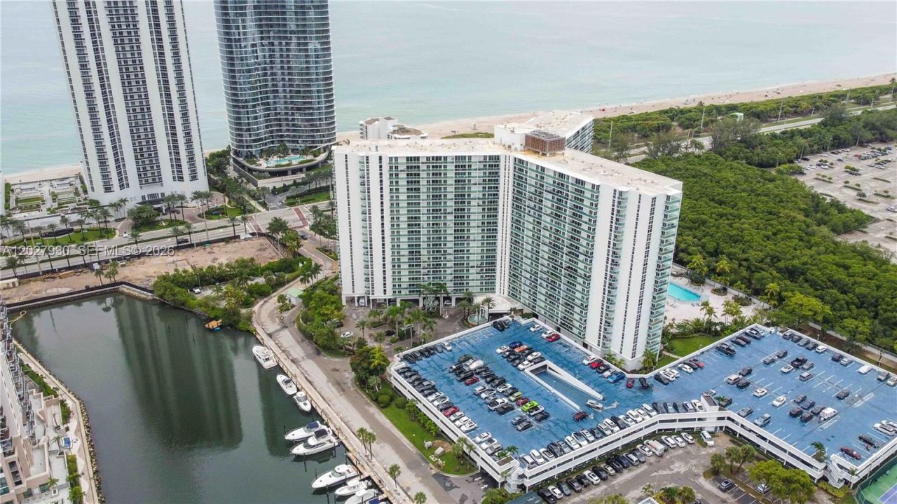 100 Bayview Dr , Unit 2014, Sunny Isles Beach, FL 33160 Photo