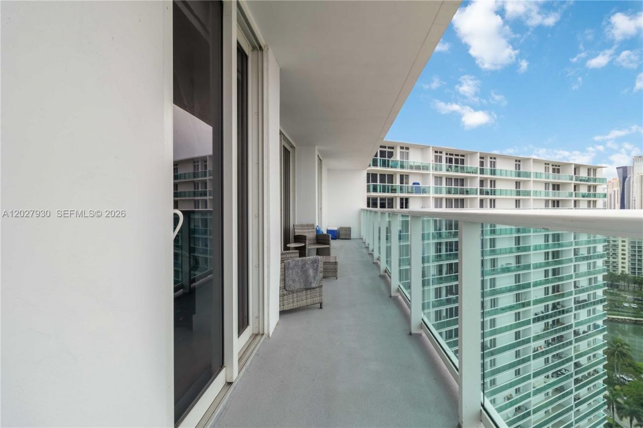 100 Bayview Dr , Unit 2014, Sunny Isles Beach, FL 33160 Photo