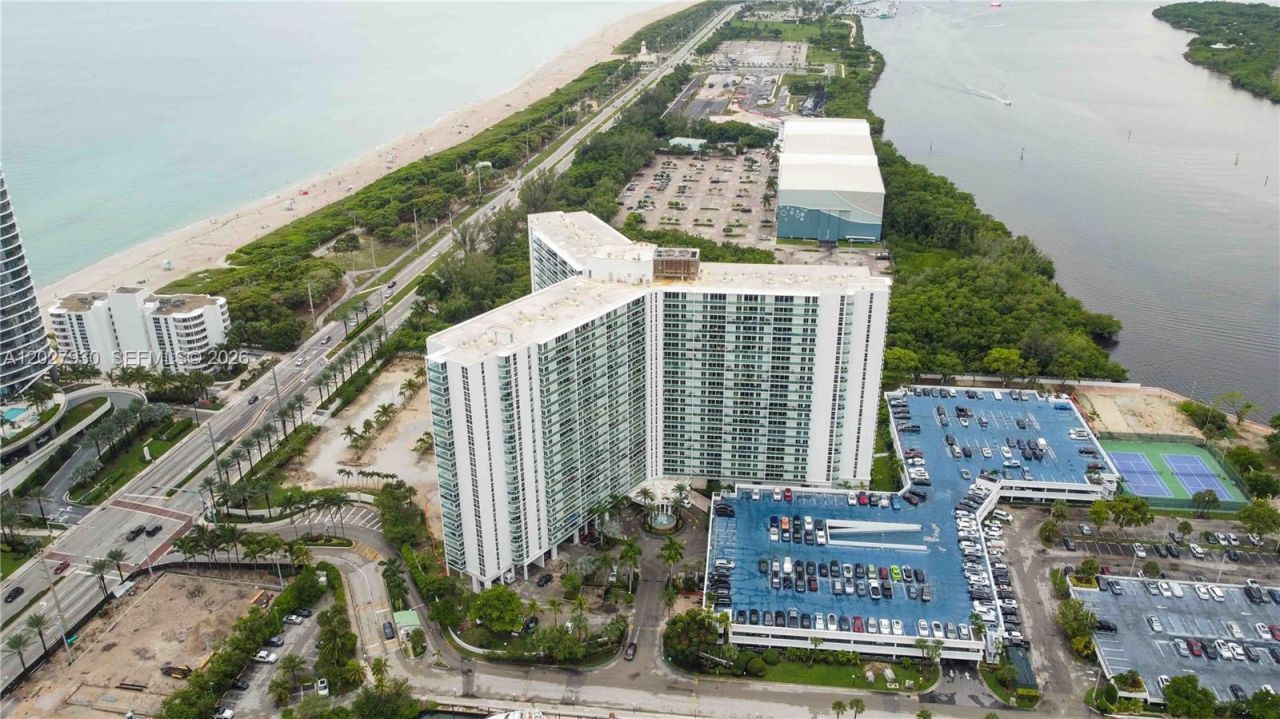 100 Bayview Dr , Unit 2014, Sunny Isles Beach, FL 33160 Photo