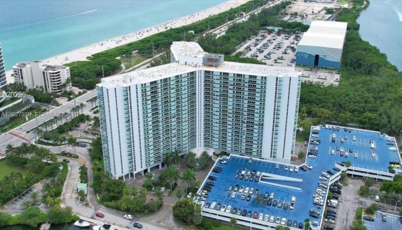 100 Bayview Dr , Unit 2014, Sunny Isles Beach, FL 33160 Photo