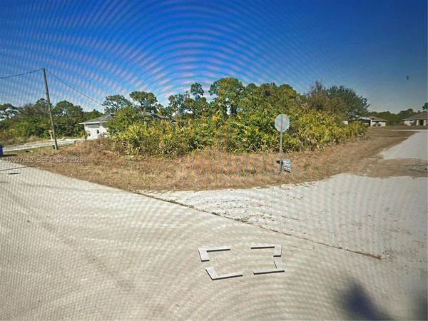 845 E Crevantas , Lehigh Acres, FL 33974