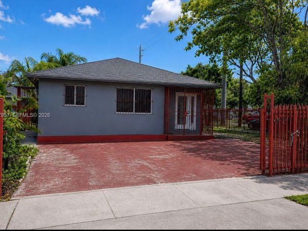 4952 NW 21st Ave , Miami, FL 33142