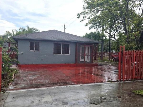 4952 NW 21st Ave , Miami, FL 33142