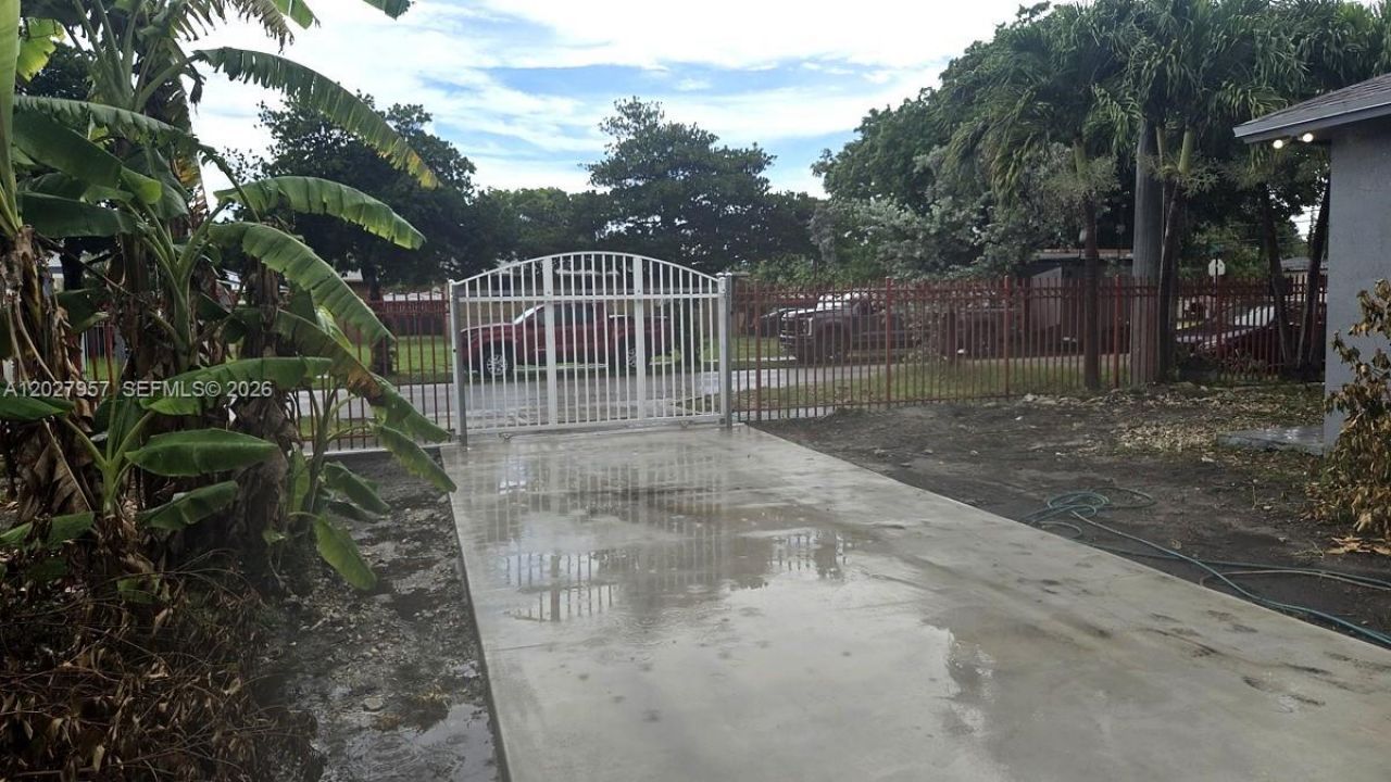 4952 NW 21st Ave, Miami, FL 33142 Photo