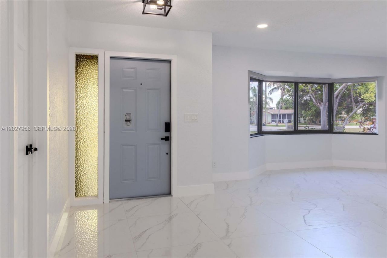 1648 Coral Point Dr , Cape Coral, FL 33990 Photo