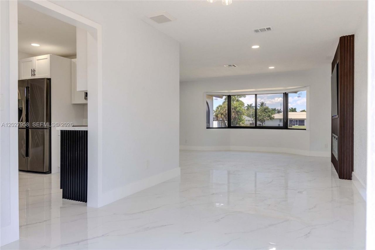 1648 Coral Point Dr , Cape Coral, FL 33990 Photo
