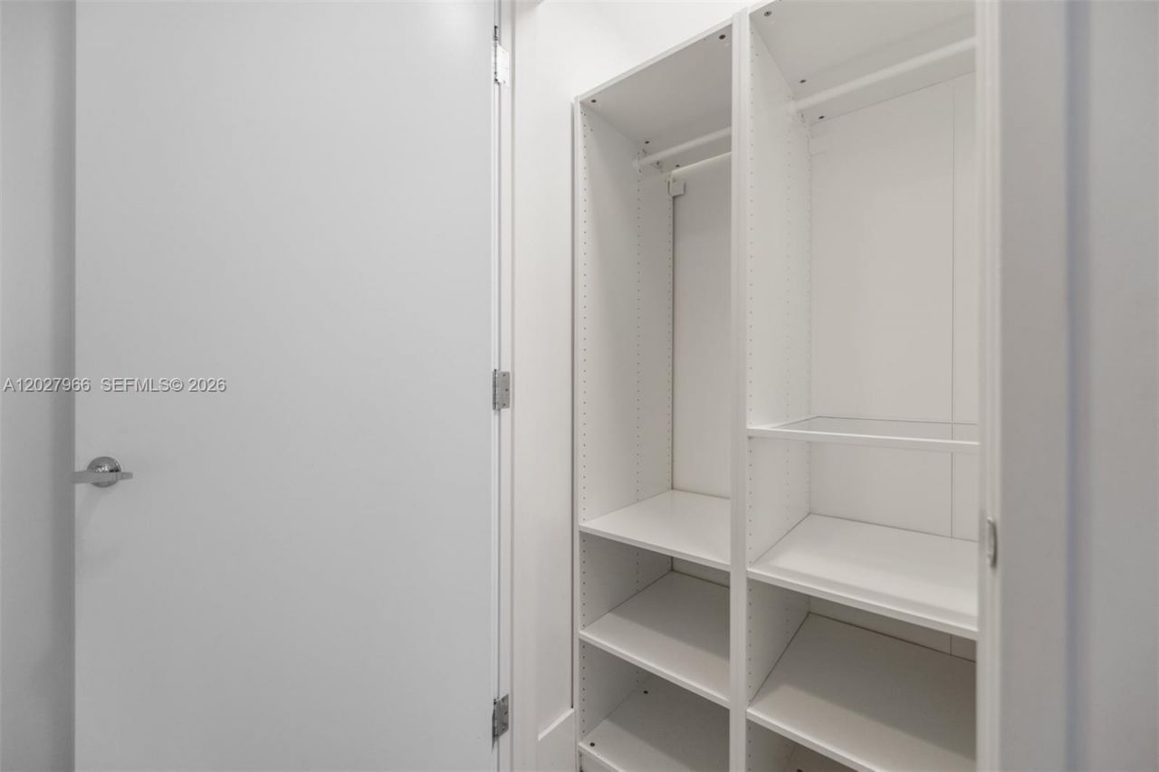 1010 Brickell Ave , Unit 4607, Miami, FL 33131 Photo