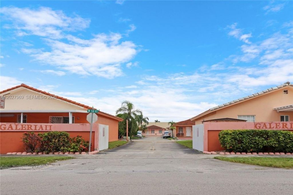 2250 W 74th Pl, Unit 8C, Hialeah, FL 33016 Photo
