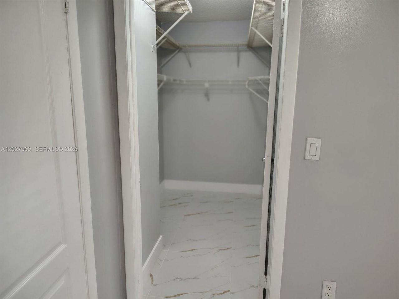 2250 W 74th Pl , Unit 8C, Hialeah, FL 33016 Photo