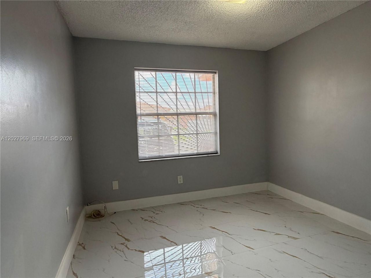 2250 W 74th Pl, Unit 8C, Hialeah, FL 33016 Photo