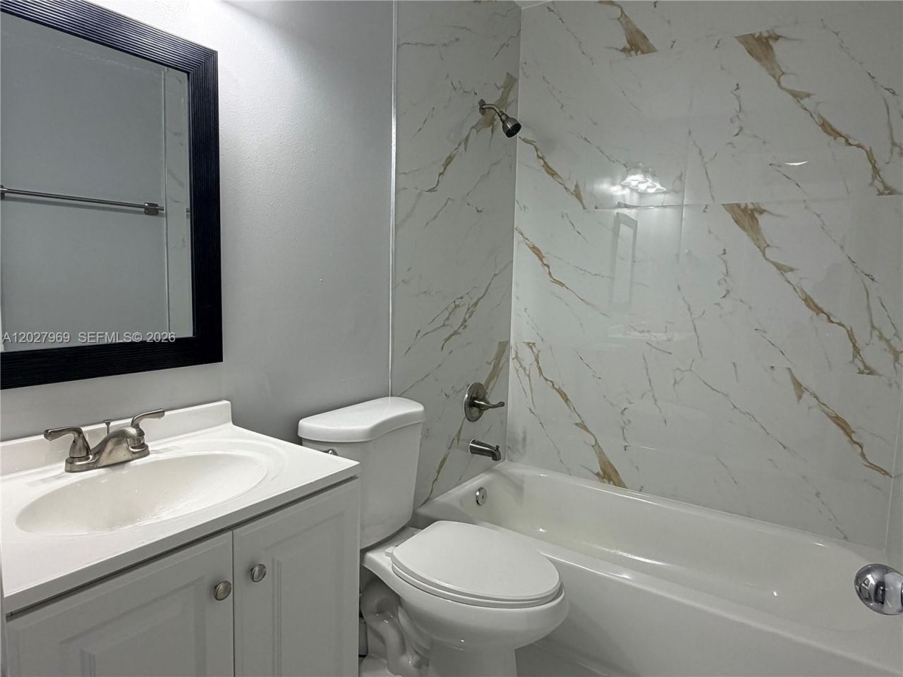 2250 W 74th Pl, Unit 8C, Hialeah, FL 33016 Photo