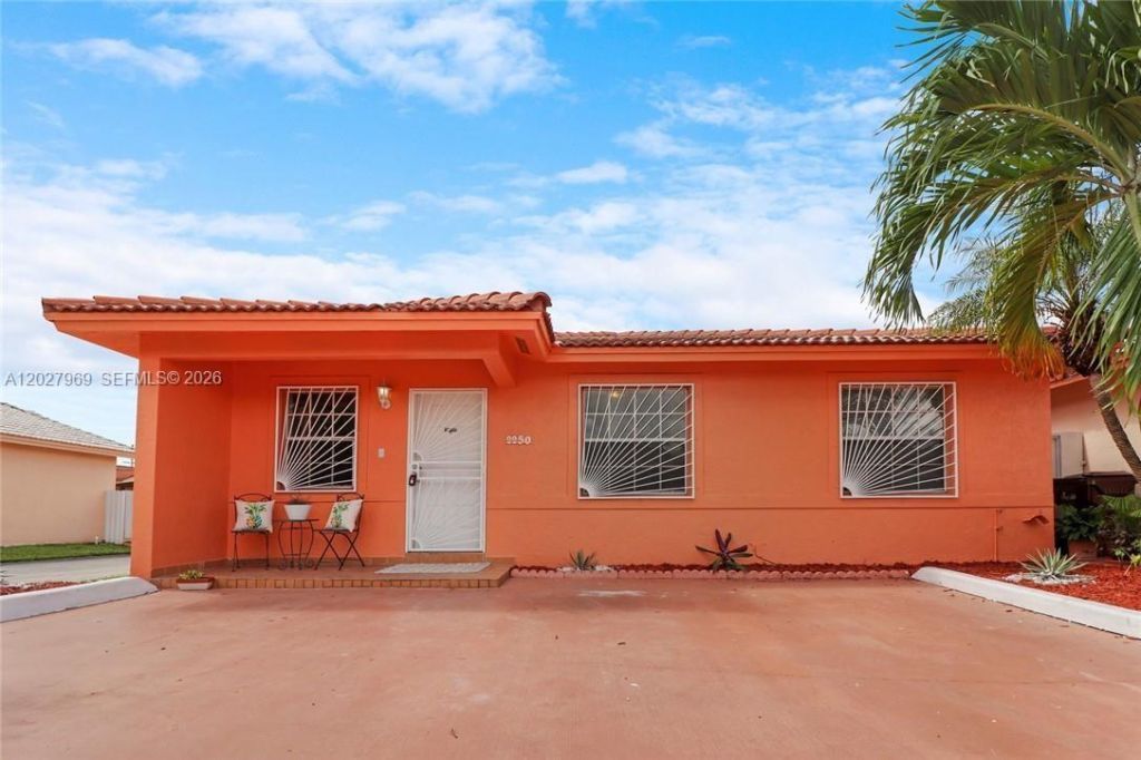 2250 W 74th Pl, Unit 8C, Hialeah, FL 33016 Photo