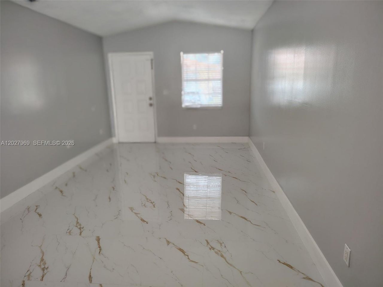 2250 W 74th Pl , Unit 8C, Hialeah, FL 33016 Photo