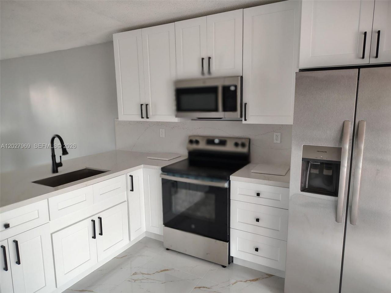 2250 W 74th Pl , Unit 8C, Hialeah, FL 33016 Photo