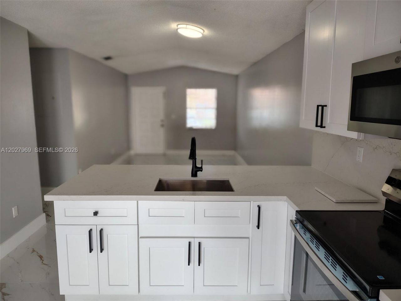 2250 W 74th Pl , Unit 8C, Hialeah, FL 33016 Photo