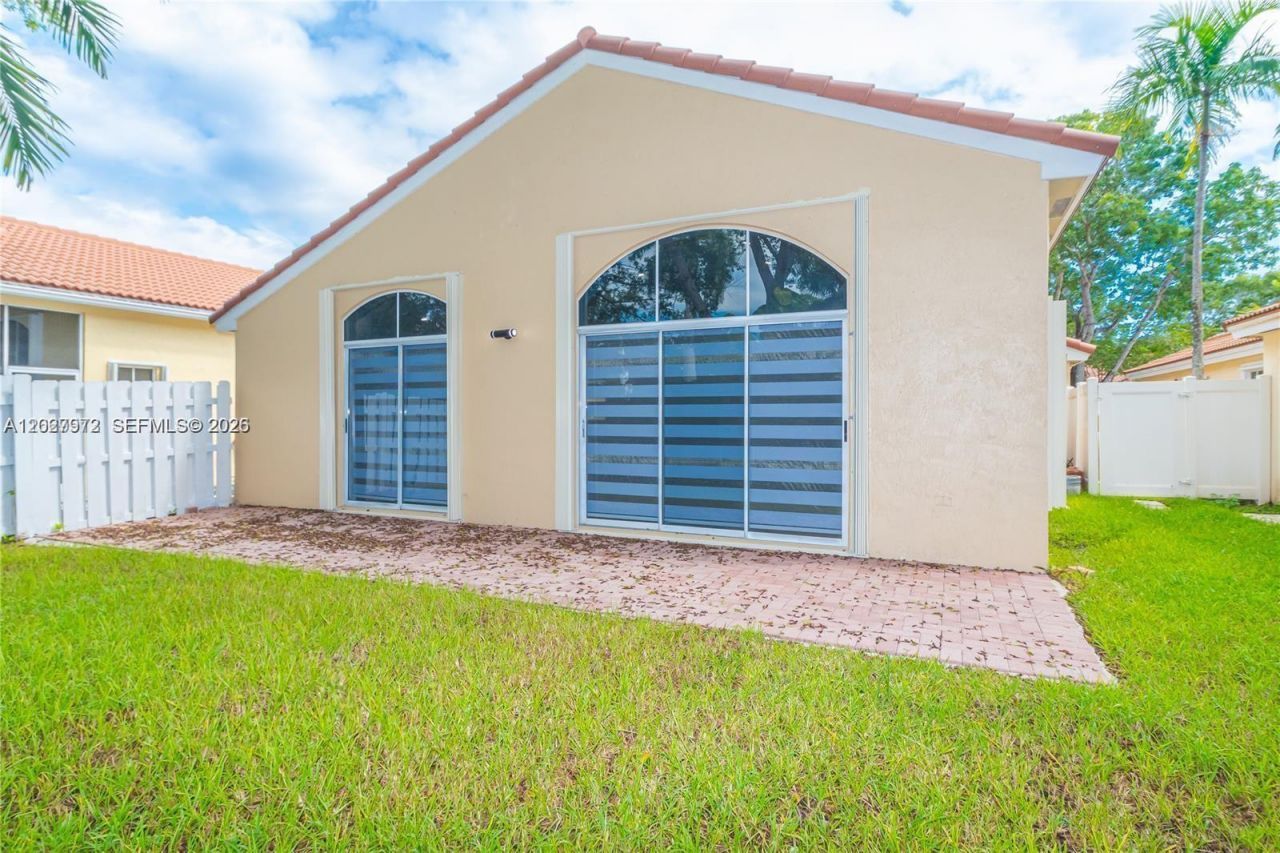 812 Garnet Cir , Unit 812, Weston, FL 33326 Photo
