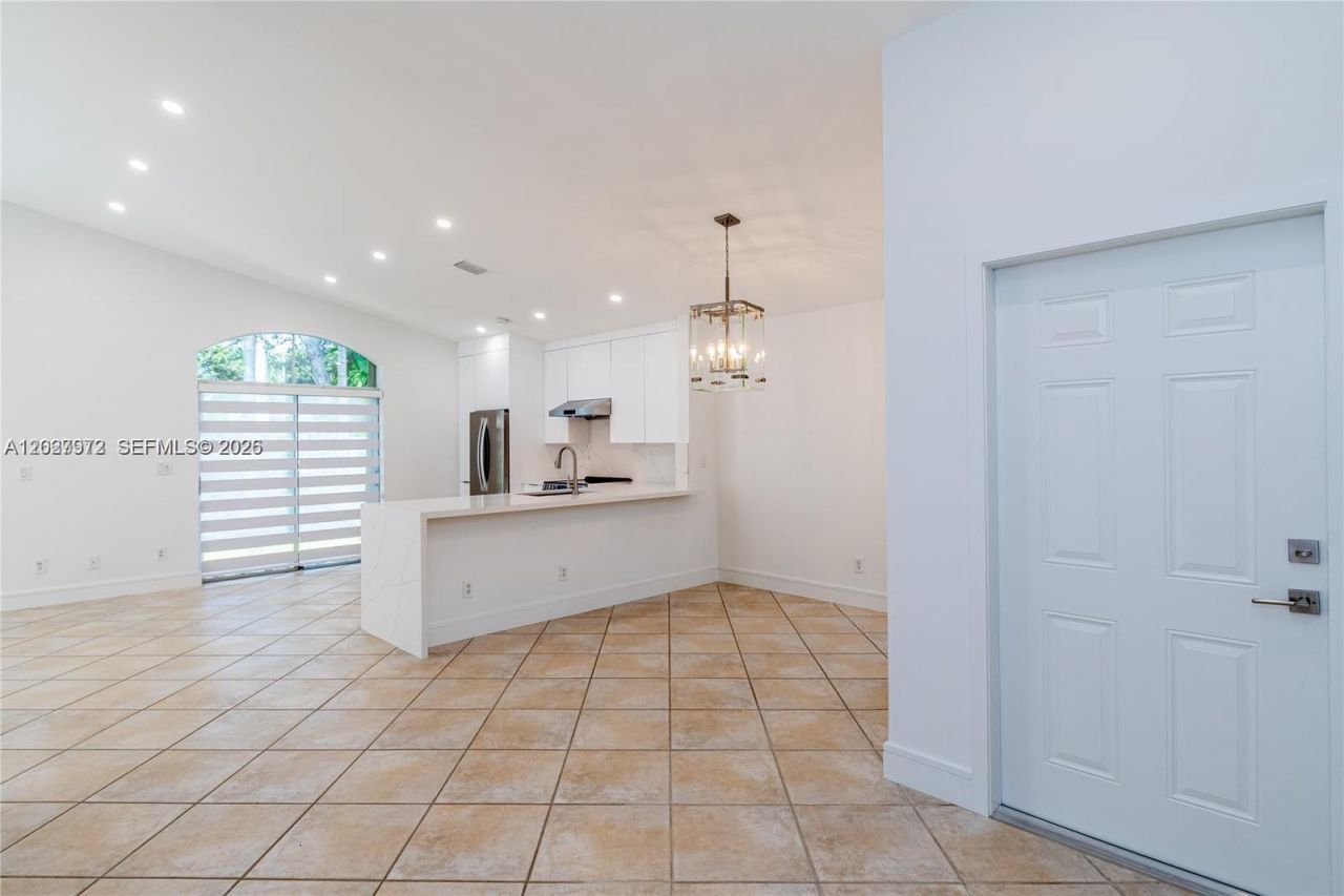 812 Garnet Cir , Unit 812, Weston, FL 33326 Photo