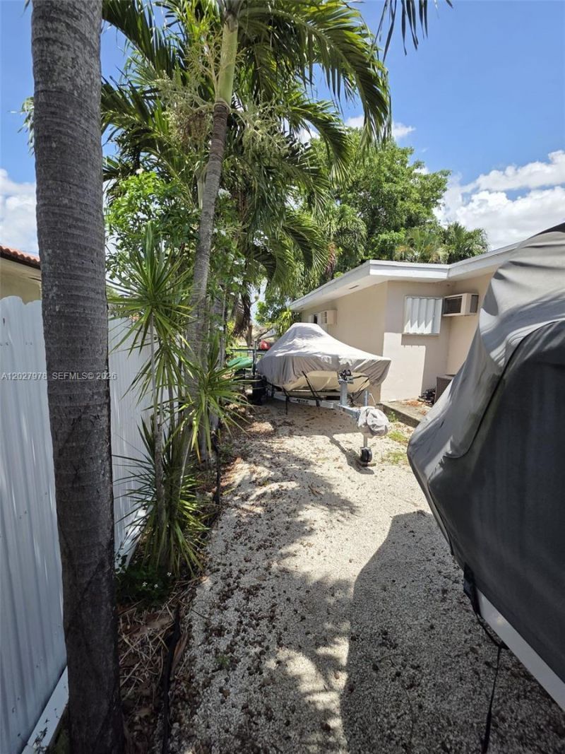 16825 NW 74th Ave , Hialeah, FL 33015 Photo