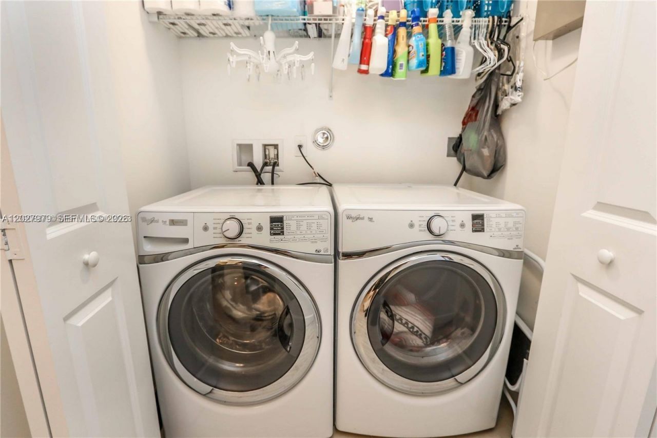 476 NE 194th Ter , Miami, FL 33179 Photo
