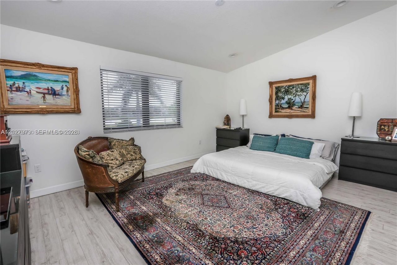 476 NE 194th Ter , Miami, FL 33179 Photo