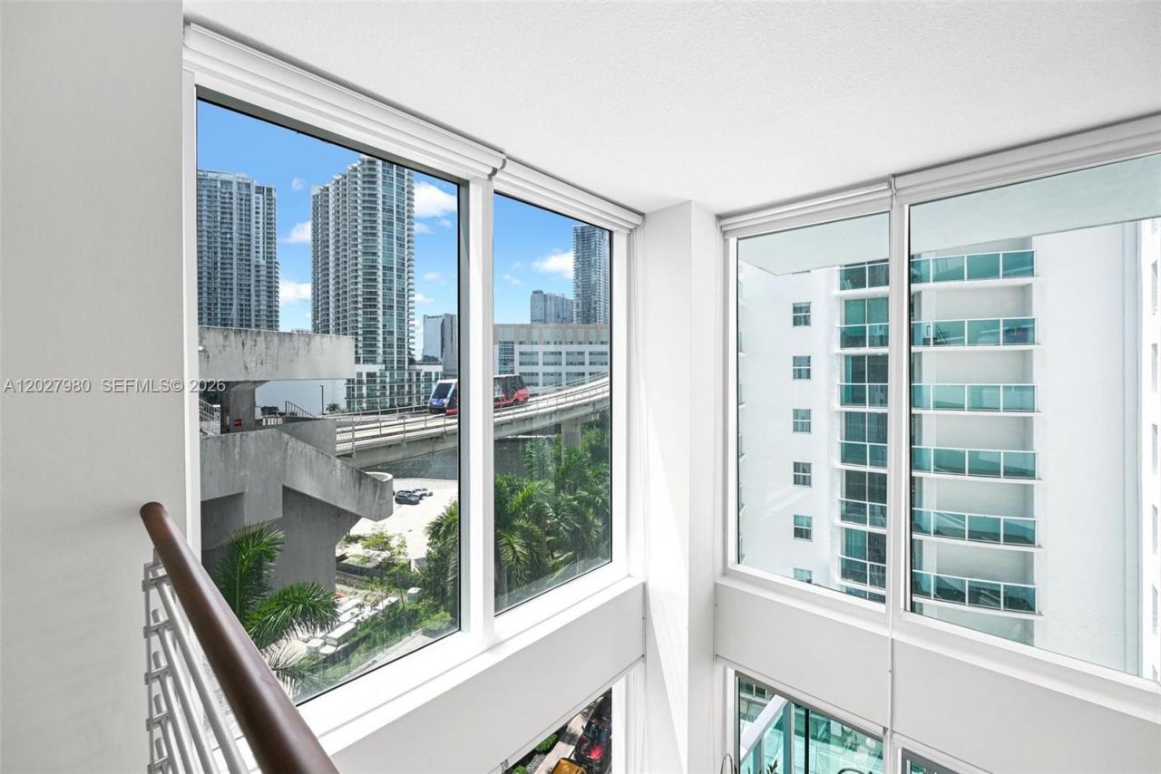 41 SE 5th St , Unit 517, Miami, FL 33131 Photo