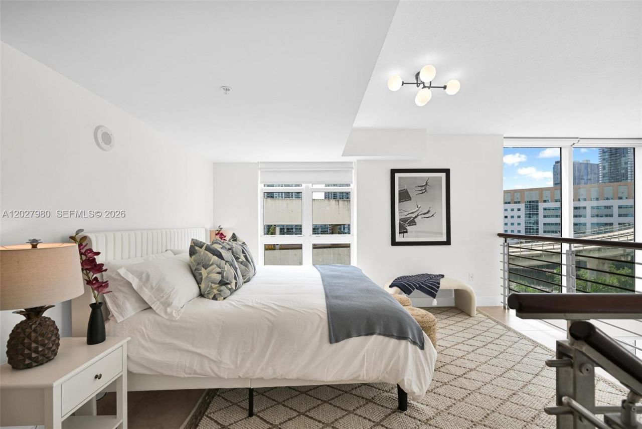 41 SE 5th St , Unit 517, Miami, FL 33131 Photo