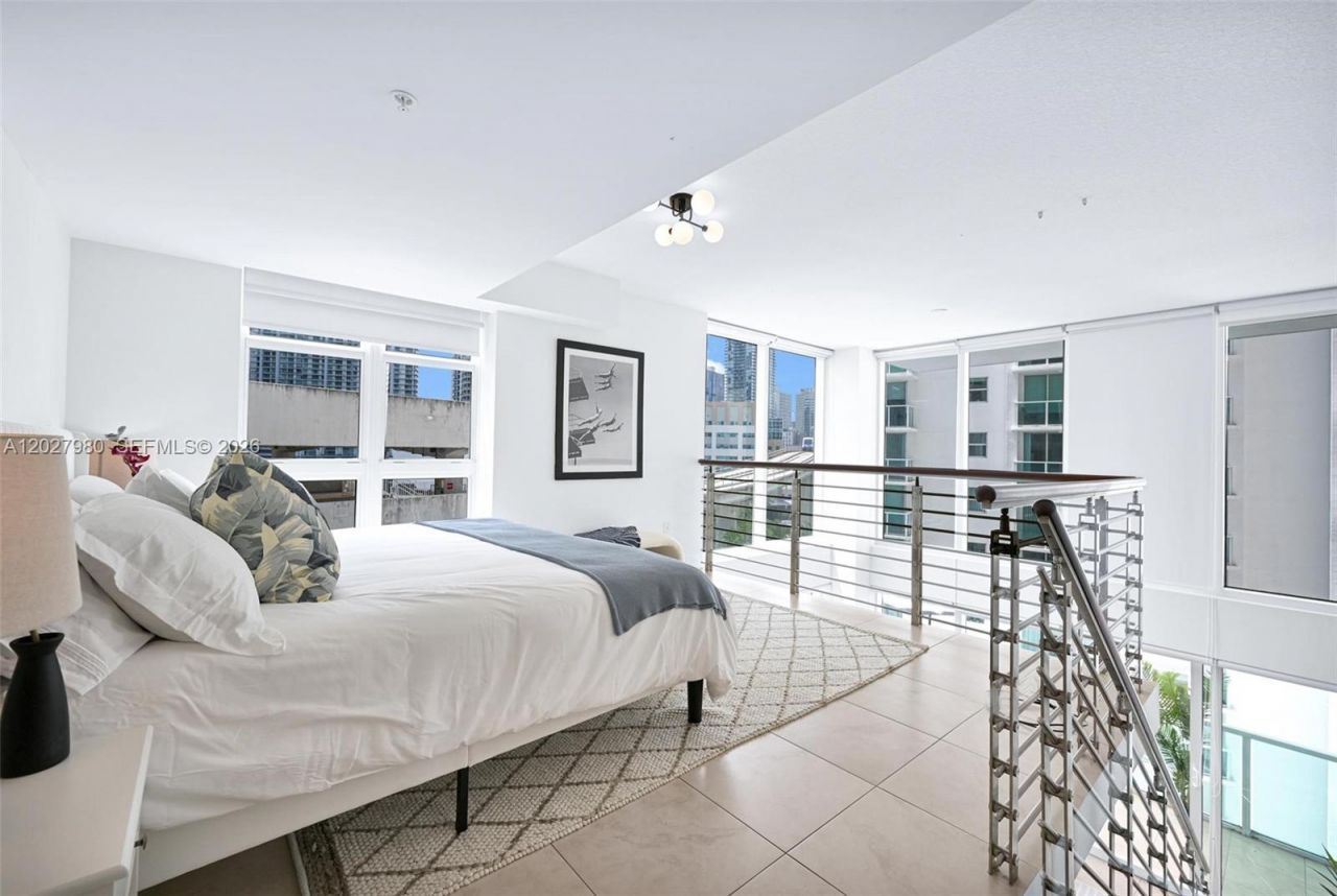 41 SE 5th St , Unit 517, Miami, FL 33131 Photo