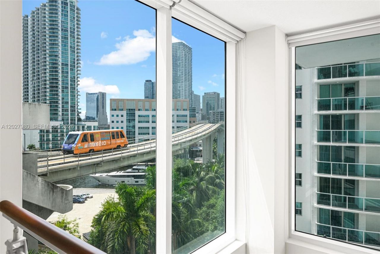 41 SE 5th St , Unit 517, Miami, FL 33131 Photo
