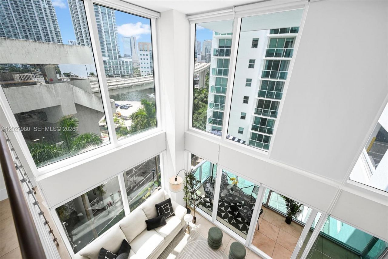 41 SE 5th St , Unit 517, Miami, FL 33131 Photo