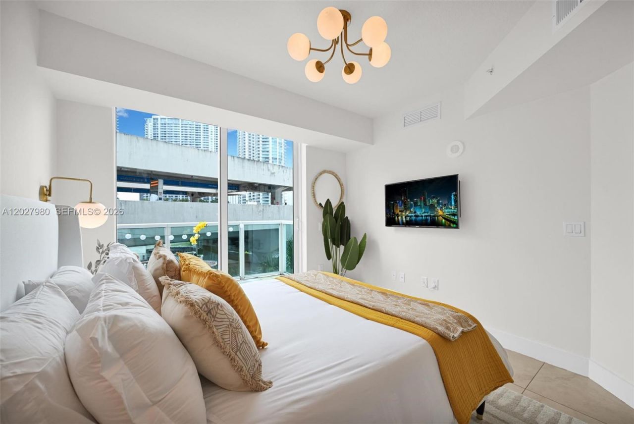 41 SE 5th St , Unit 517, Miami, FL 33131 Photo