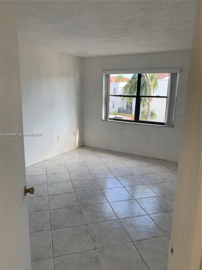 9445 Fontainebleau Blvd , Unit 201, Miami, FL 33172 Photo
