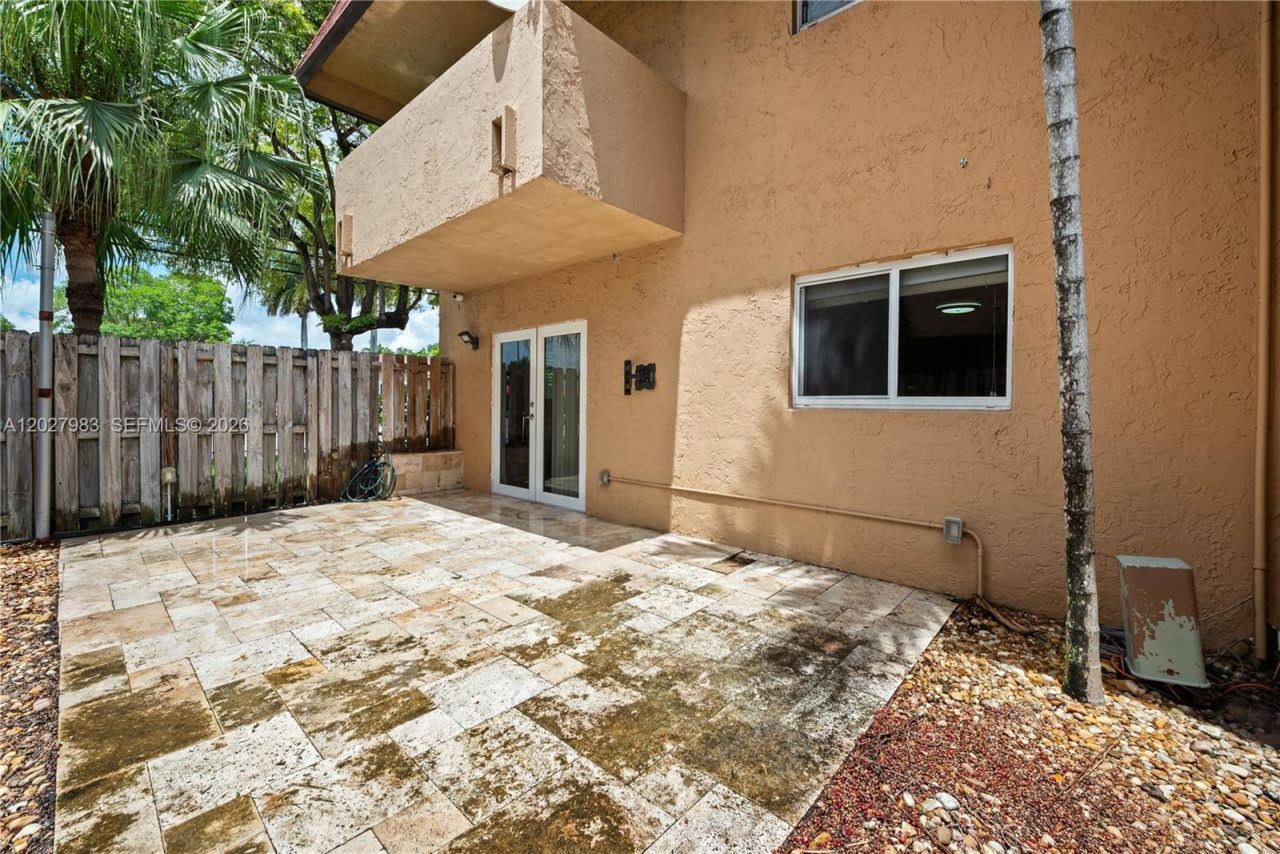 9950 SW 88th St , Unit 414-4, Miami, FL 33176 Photo