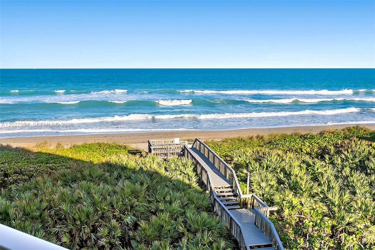 429 NE Tradewind Ln, Unit 305, Hutchinson Island, FL 34996 Photo