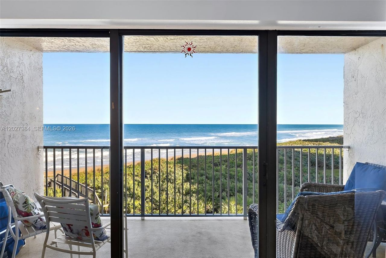429 NE Tradewind Ln, Unit 305, Hutchinson Island, FL 34996 Photo