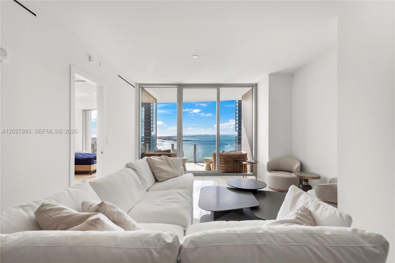 300 Biscayne Boulevard Way, Unit 3905W, Miami, FL 33131 Photo