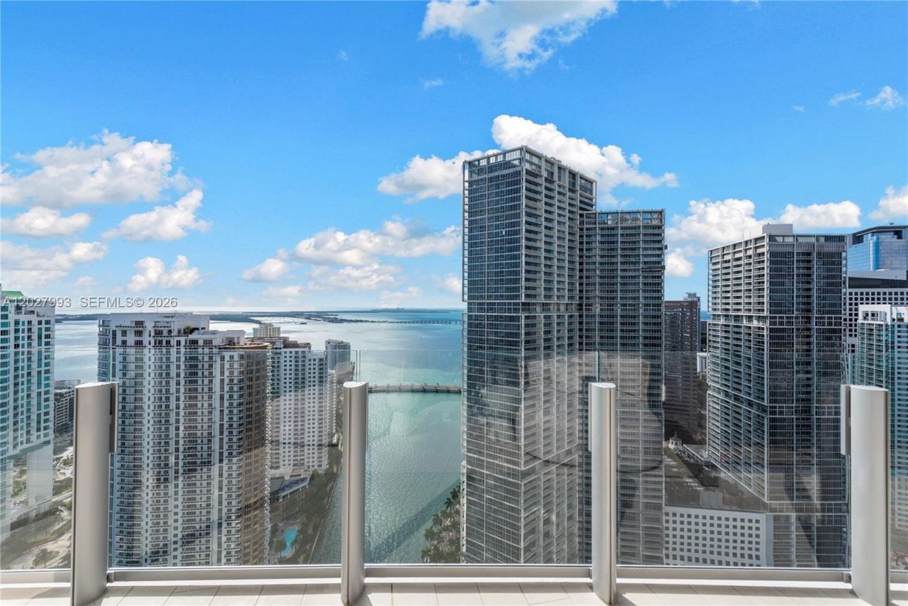 300 Biscayne Boulevard Way, Unit 3905W, Miami, FL 33131 Photo