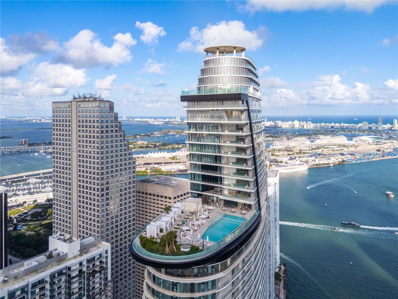 300 Biscayne Boulevard Way, Unit 3905W, Miami, FL 33131 Photo