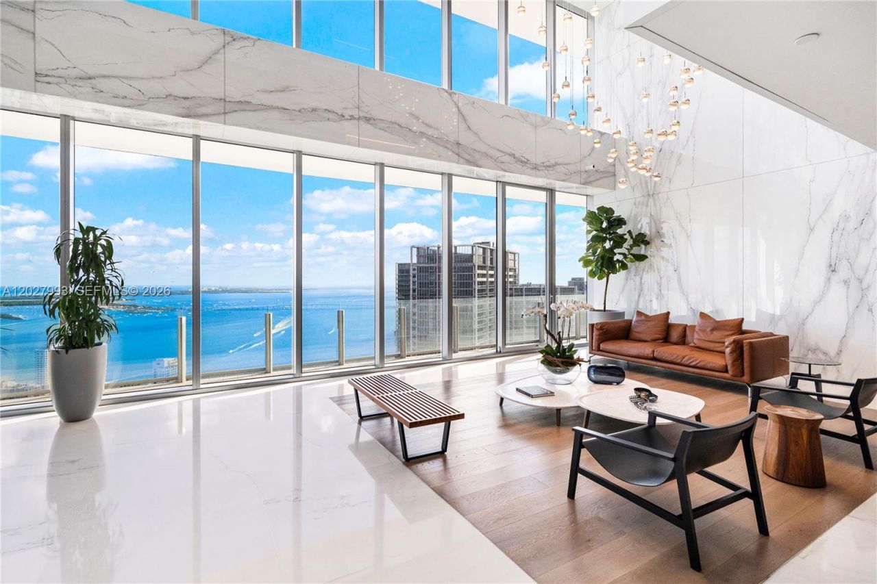 300 Biscayne Boulevard Way, Unit 3905W, Miami, FL 33131 Photo