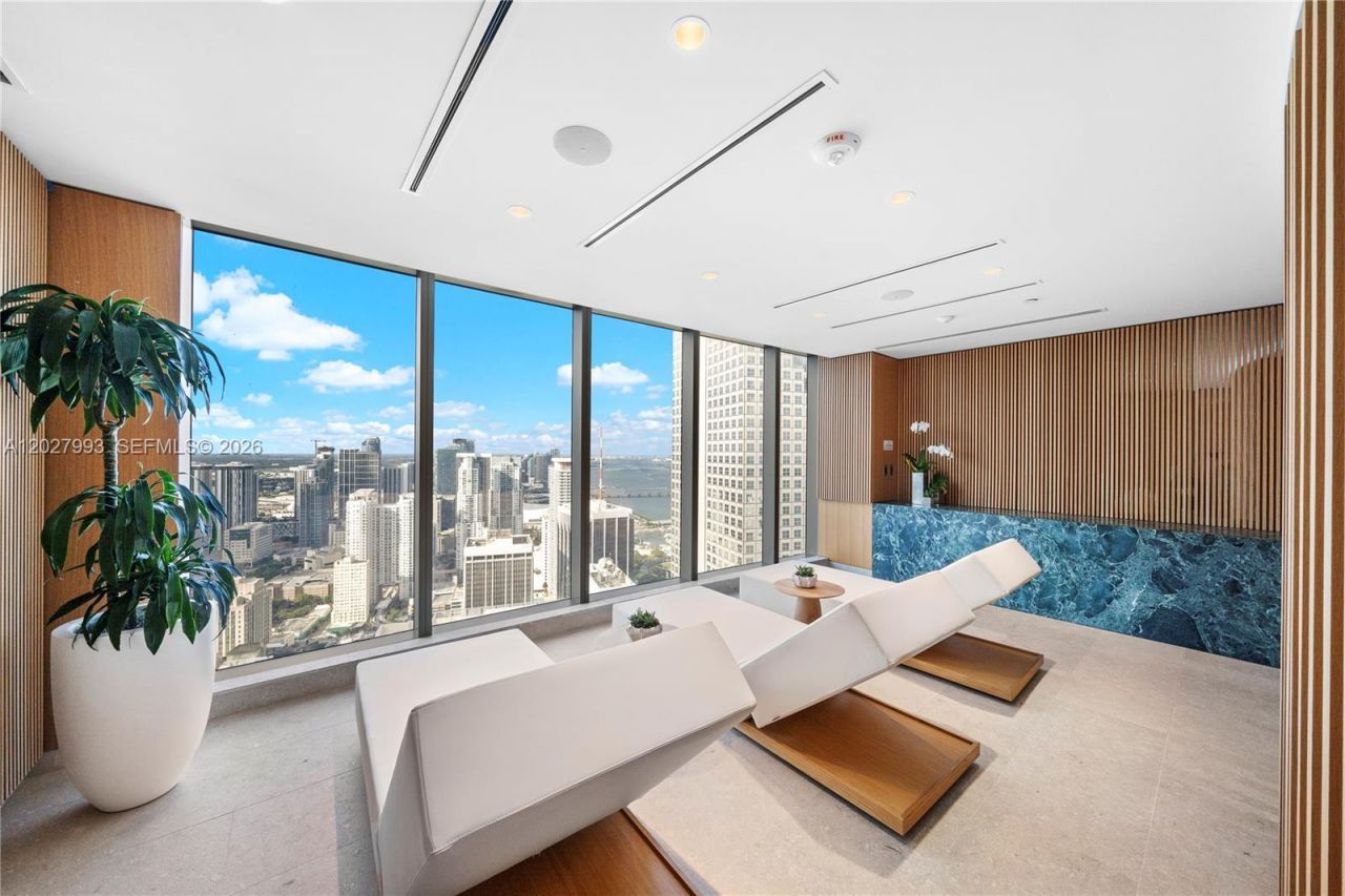 300 Biscayne Boulevard Way, Unit 3905W, Miami, FL 33131 Photo