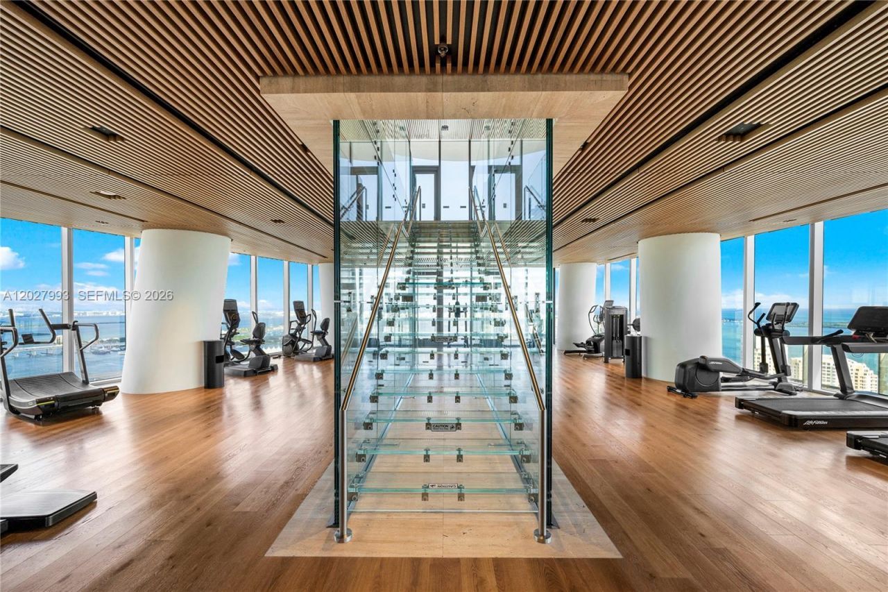300 Biscayne Boulevard Way, Unit 3905W, Miami, FL 33131 Photo