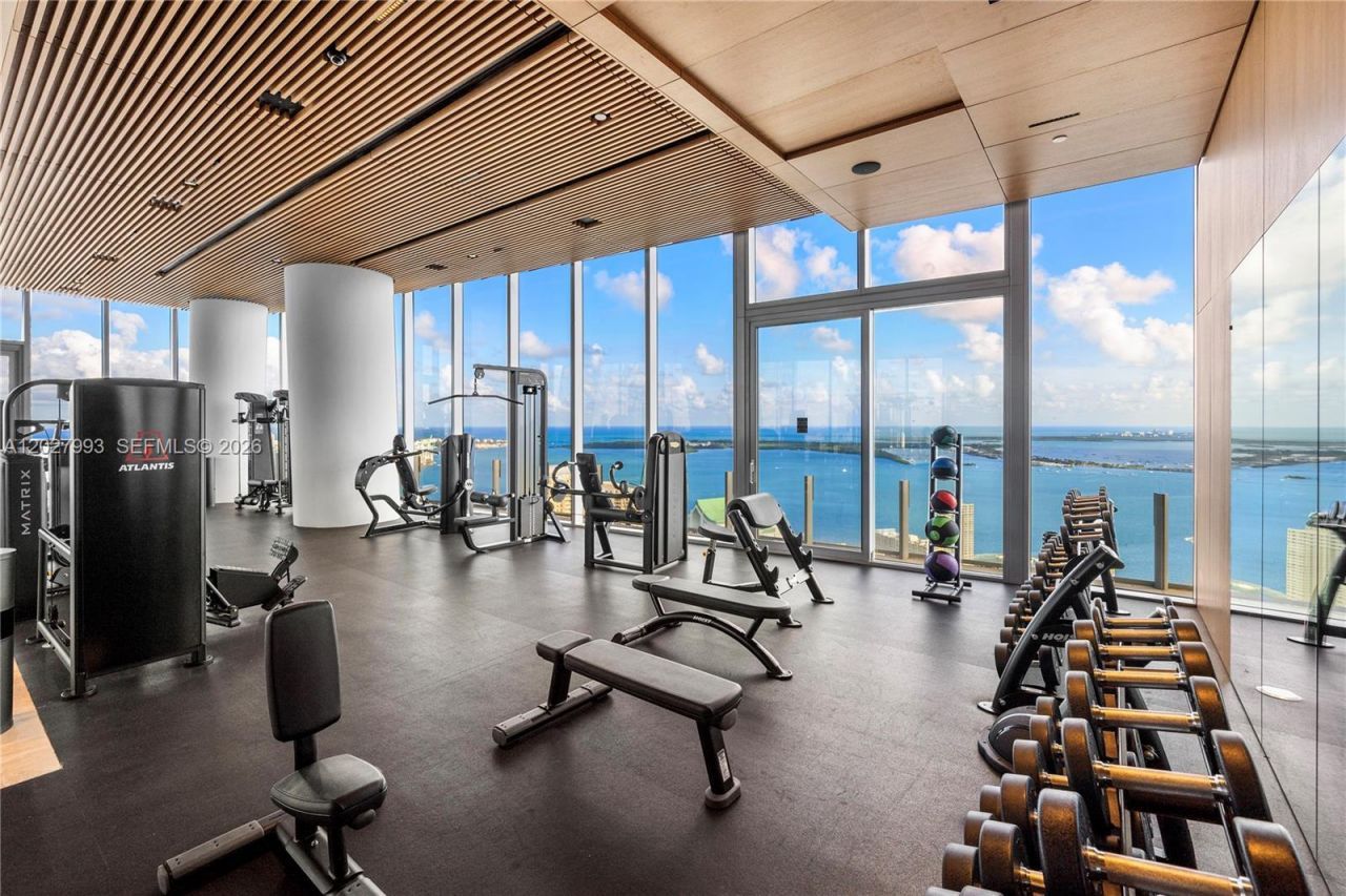 300 Biscayne Boulevard Way, Unit 3905W, Miami, FL 33131 Photo