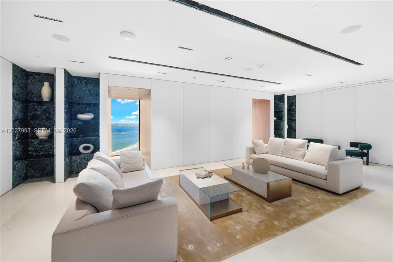300 Biscayne Boulevard Way, Unit 3905W, Miami, FL 33131 Photo