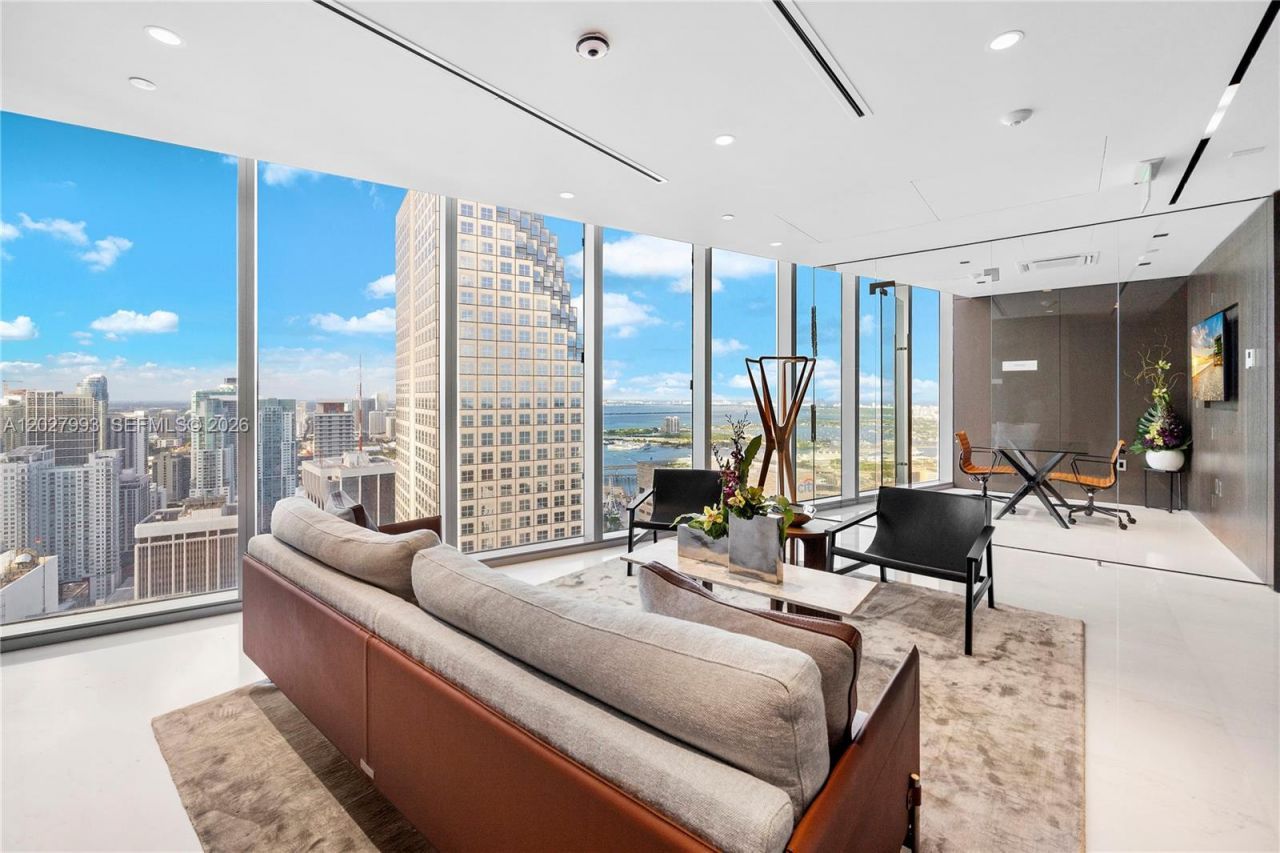 300 Biscayne Boulevard Way, Unit 3905W, Miami, FL 33131 Photo