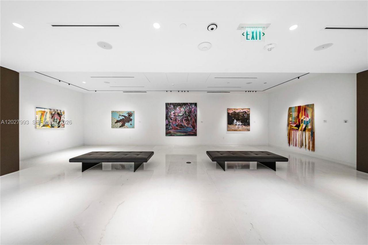 300 Biscayne Boulevard Way, Unit 3905W, Miami, FL 33131 Photo