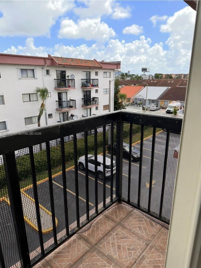 5420 W 21st Ct, Unit 411, Hialeah, FL 33016 Photo
