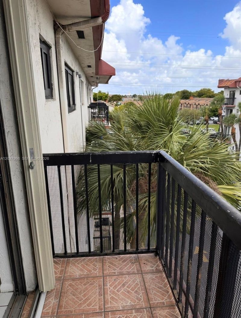 5420 W 21st Ct, Unit 411, Hialeah, FL 33016 Photo