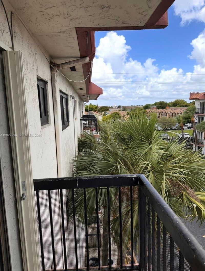 5420 W 21st Ct, Unit 411, Hialeah, FL 33016 Photo