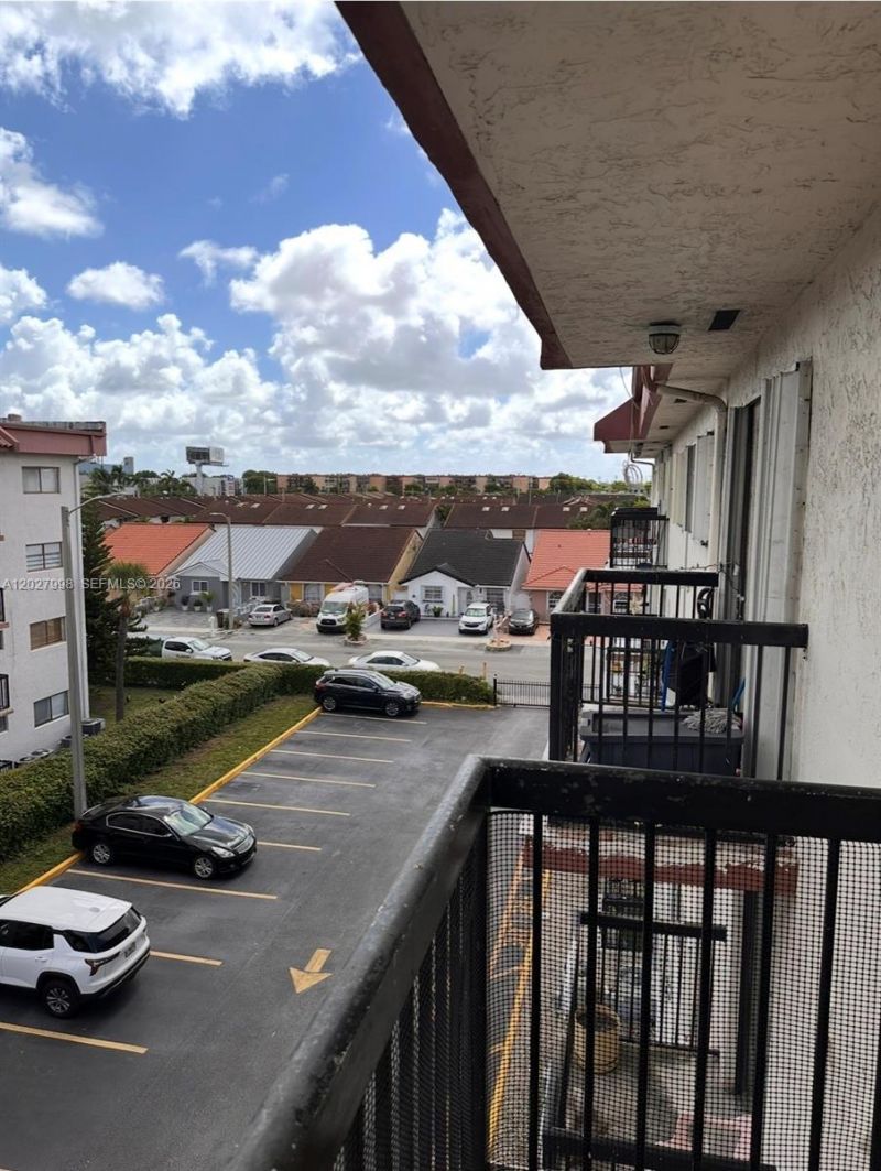 5420 W 21st Ct, Unit 411, Hialeah, FL 33016 Photo