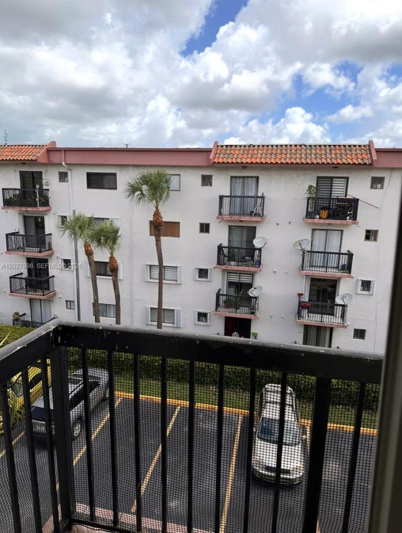 5420 W 21st Ct, Unit 411, Hialeah, FL 33016 Photo