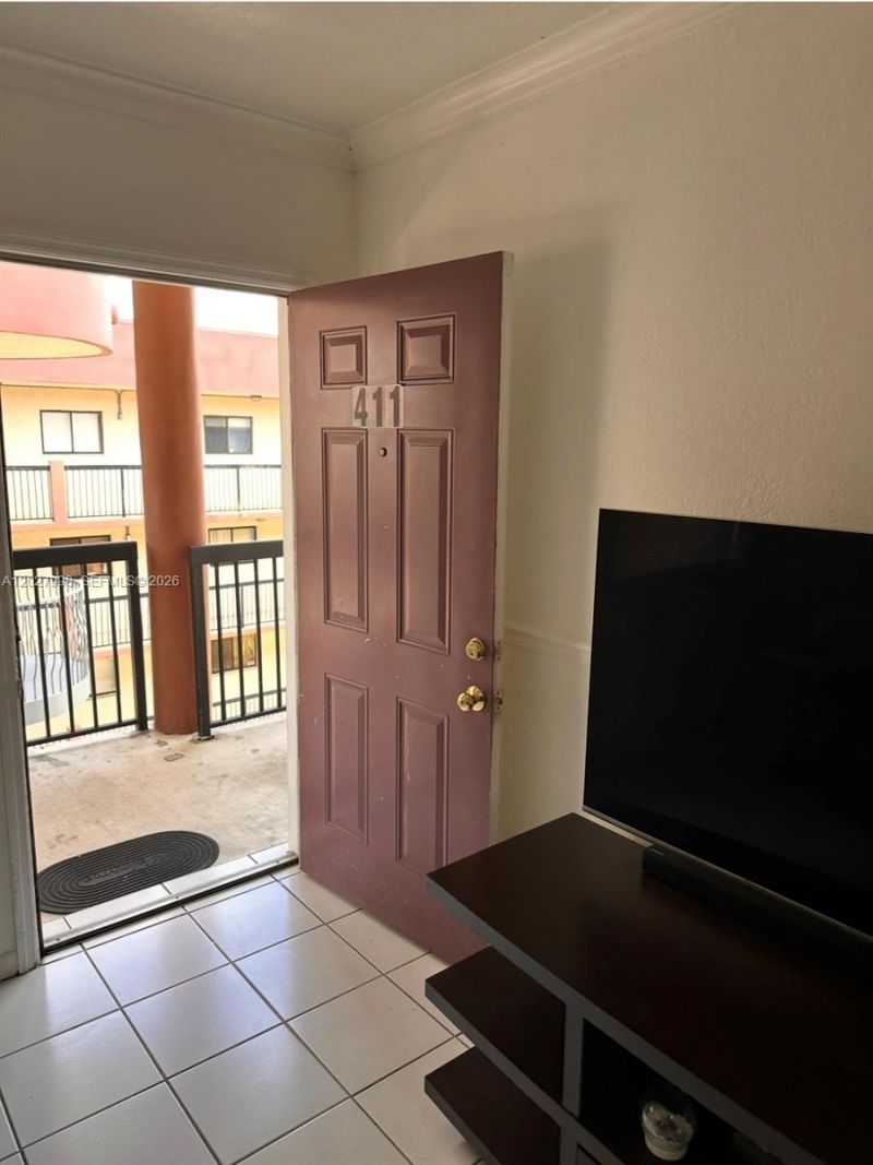 5420 W 21st Ct, Unit 411, Hialeah, FL 33016 Photo